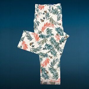 NWT. Terra & Sky Print Cropped Jeggings